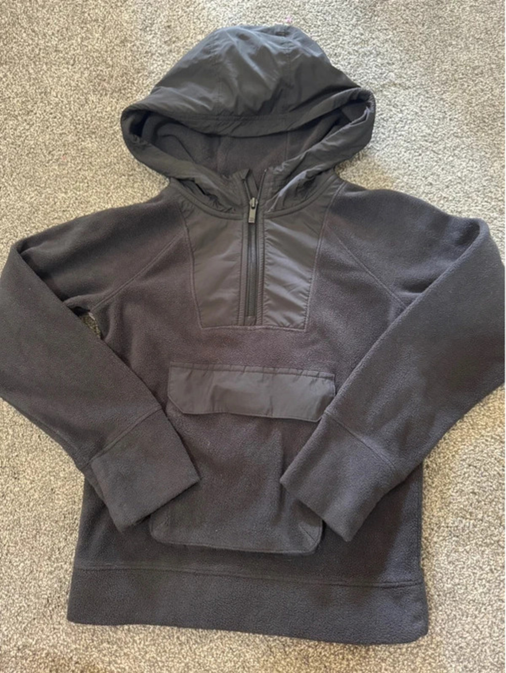 Kid’s All in Motion black fleece hooded pullover jacket size small 6/7
